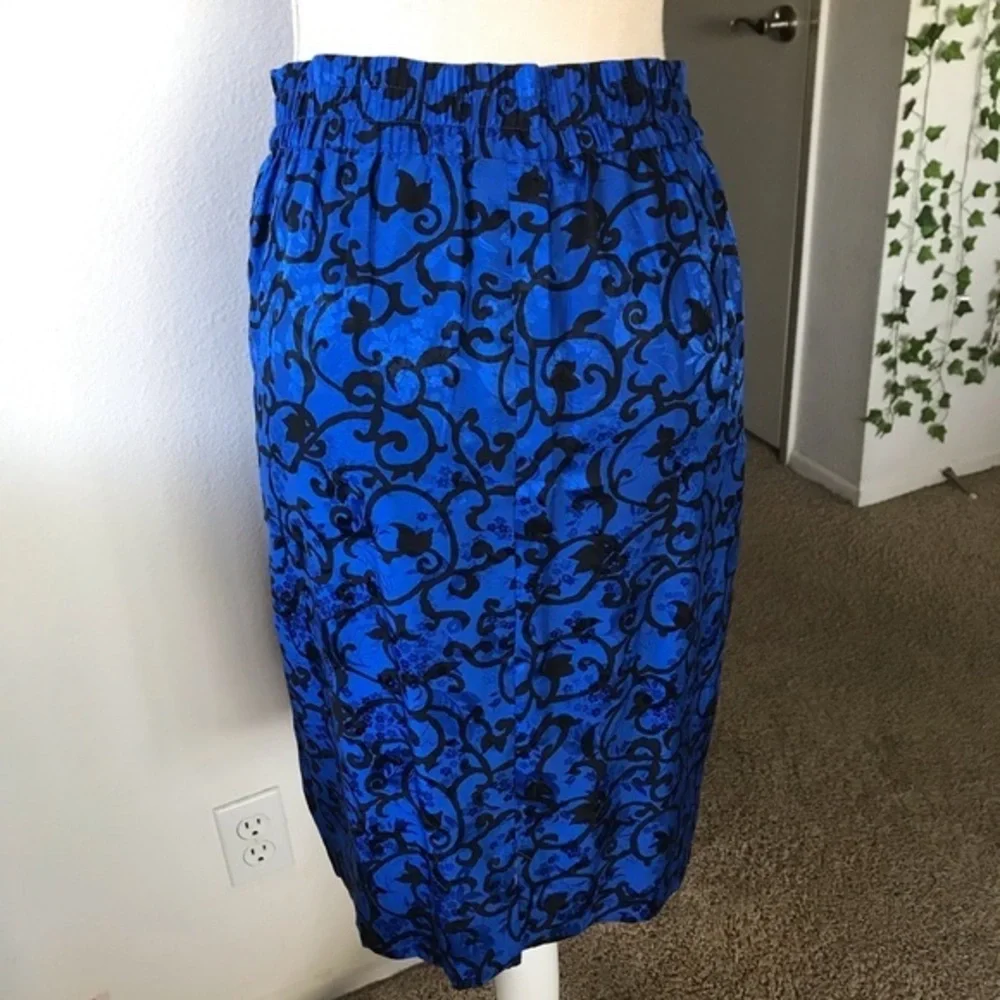 Silk Vintage Skirt Blue Black Embossed fabric Size 4